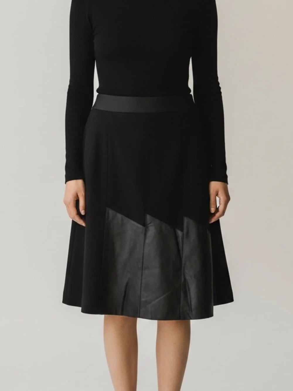 NWT J’ENVIE womens midi length black Viscose Nylon Blend Skirt size 6 work